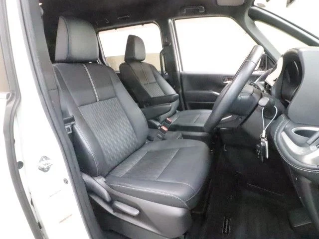 Toyota NOAH S−Z photo 4