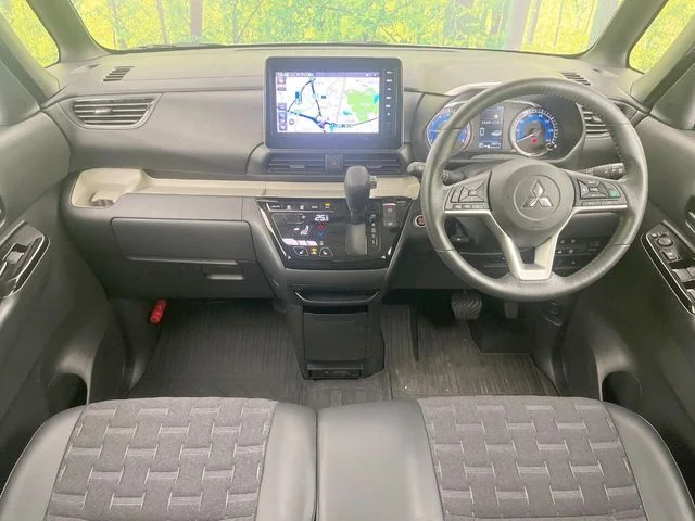 Mitsubishi DELICA MINI G　プレミアム　リミテッドエディション photo 2