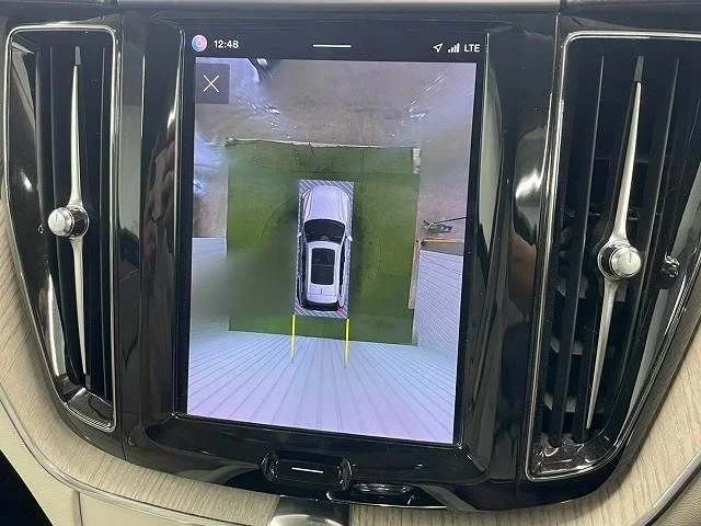 Volvo VOLVO XC60 B5　AWD　インスクリプション photo 4