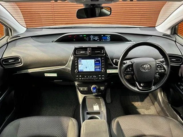 Toyota PRIUS S photo 2