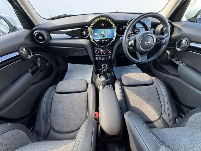 Bmw MINI COOPER SD 5DOOR ベースグレード photo 2
