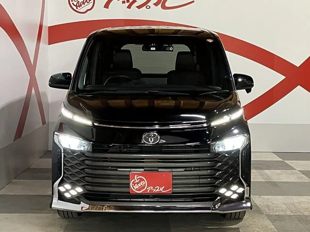 Toyota VOXY 4WD S−Z photo 3