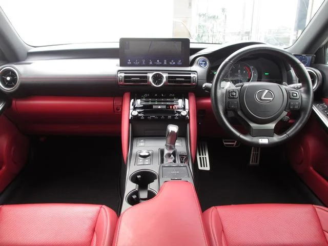 Toyota LEXUS IS300h Fスポーツ photo 2