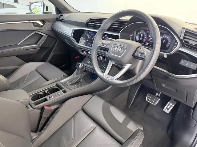 Audi AUDI Q3 35　TFSI　Sライン photo 2