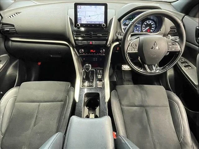 Mitsubishi ECLIPSE CROSS PHEV PHEV　2．4　P photo 2