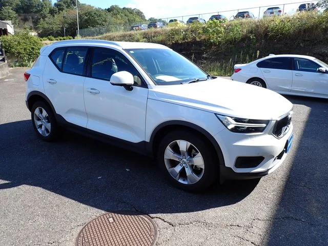 Volvo VOLVO XC40 T4　モメンタム photo 4