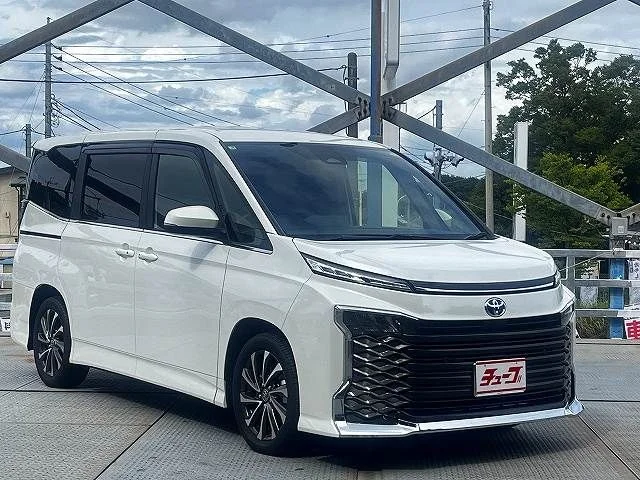 Toyota VOXY HYBRID S−Z photo 3