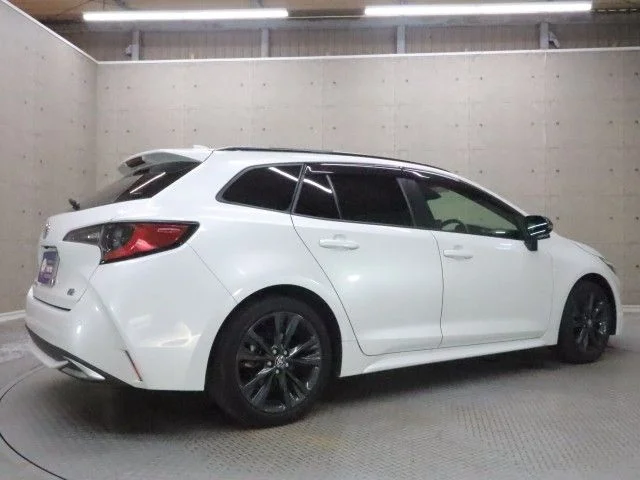 Toyota COROLLA TOURING HYBRID W×B photo 2