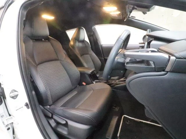 Toyota COROLLA TOURING HYBRID W×B photo 4