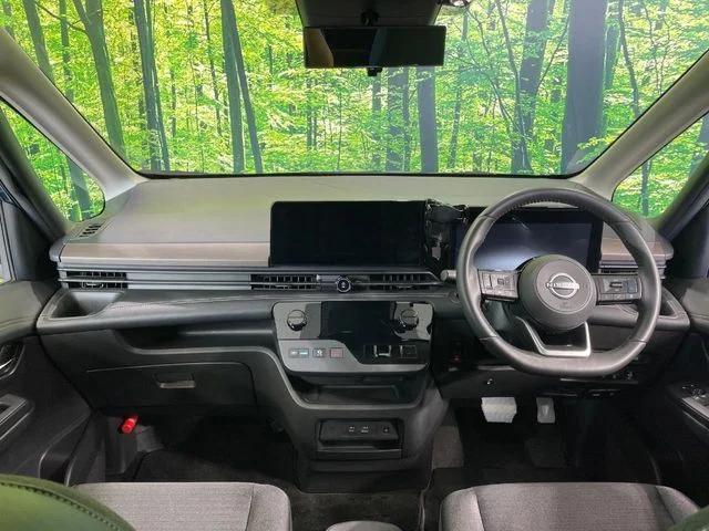 Nissan SERENA WG e−POWER　ハイウェイスター　V photo 2