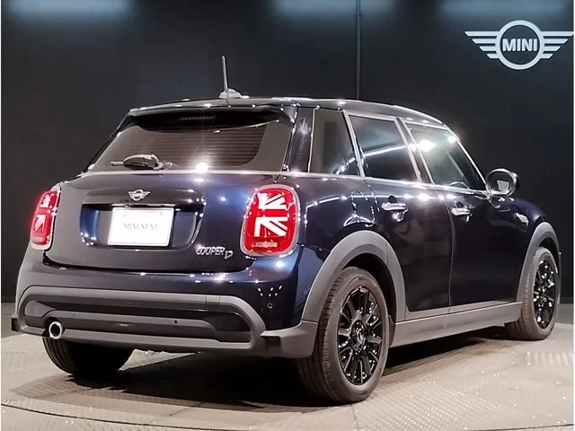 Bmw MINI COOPER D 5DOOR プレミアムプラスライン photo 3