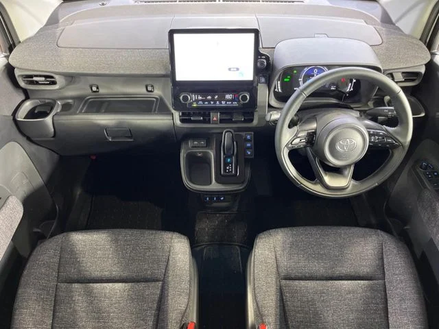 Toyota SIENTA HYBRID Z photo 3