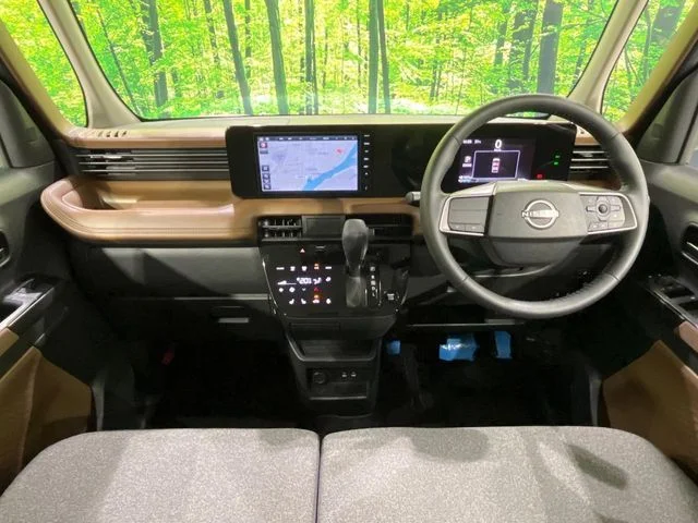 Nissan ROOX 4WD ハイウェイスターX photo 2