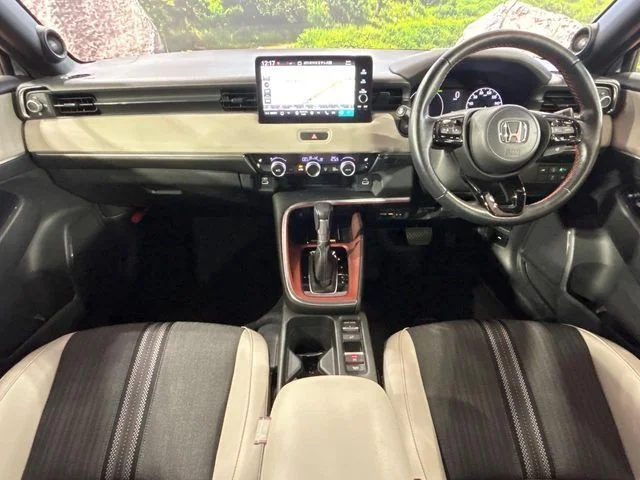 Honda VEZEL e:HEV プレイ photo 2