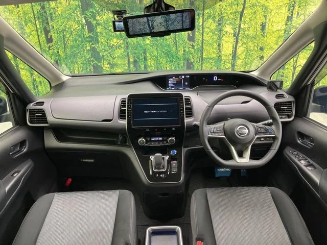 Nissan SERENA WG e−POWER　ハイウェイスター　V photo 2