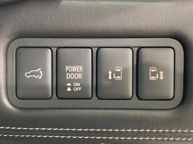 Mitsubishi DELICA D:5 4WD シャモニー photo 4