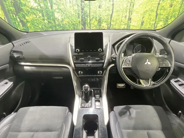 Mitsubishi ECLIPSE CROSS PHEV PHEV　2．4　P photo 2