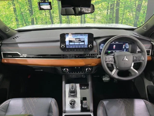 Mitsubishi OUTLANDER PHEV P photo 2
