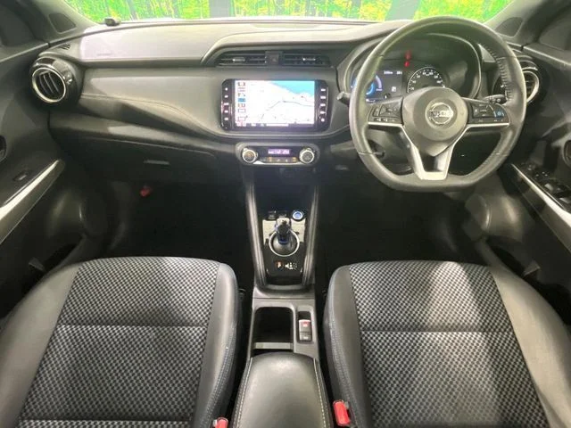 Nissan KICKS X photo 2