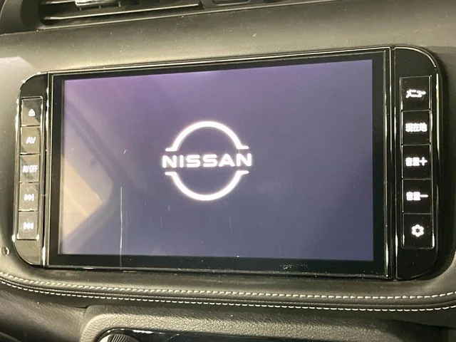 Nissan KICKS X photo 4
