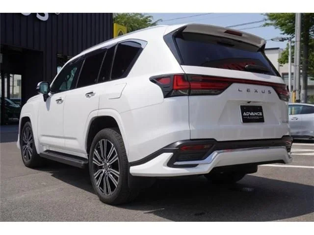 Toyota LEXUS LX600 ベースグレード photo 3