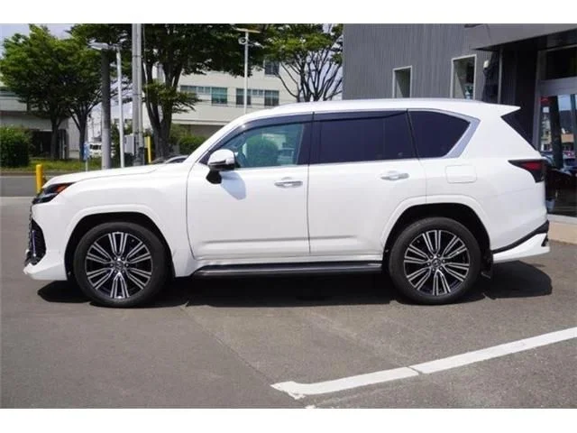 Toyota LEXUS LX600 ベースグレード photo 4