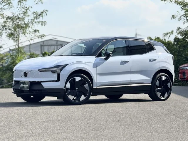 Volvo VOLVO EX30 ウルトラSモーターエクステンデッドレンジ 2025