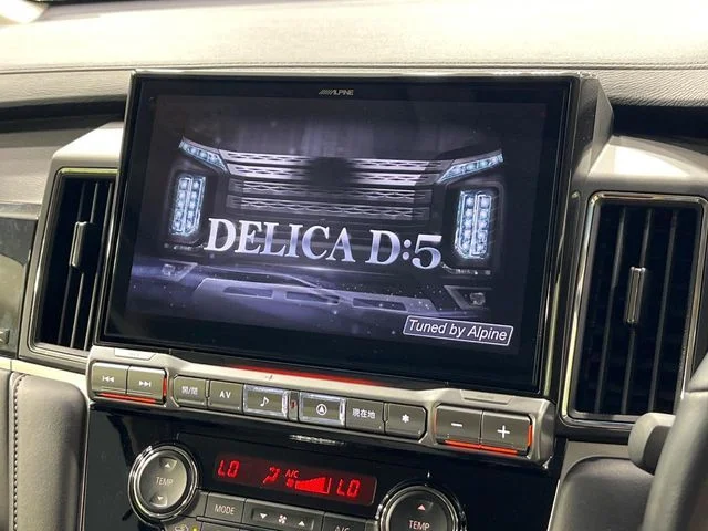 Mitsubishi DELICA D:5 4WD シャモニー photo 3