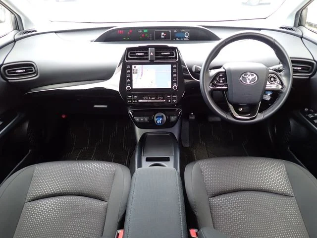 Toyota PRIUS S　セーフティプラス2 photo 2