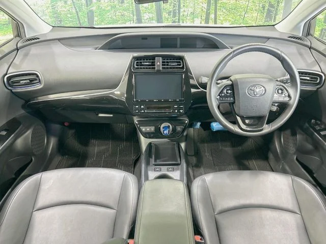 Toyota PRIUS S　ツーリングセレクション photo 2