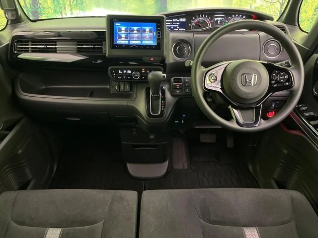 Honda N BOX CUSTOM L photo 2