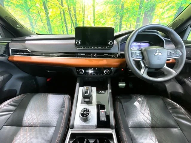 Mitsubishi OUTLANDER PHEV P photo 2