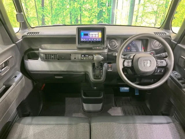 Honda N BOX CUSTOM ベースグレード photo 2
