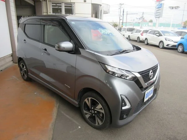 Nissan DAYZ 4WD ハイウェイスターGターボ photo 3