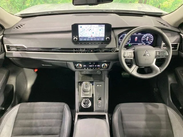 Mitsubishi OUTLANDER PHEV G photo 2