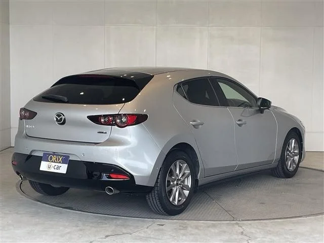 Mazda MAZDA3 FASTBACK 15S photo 2