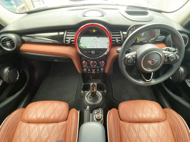 Bmw MINI COOPER SD 5DOOR ベースグレード photo 2