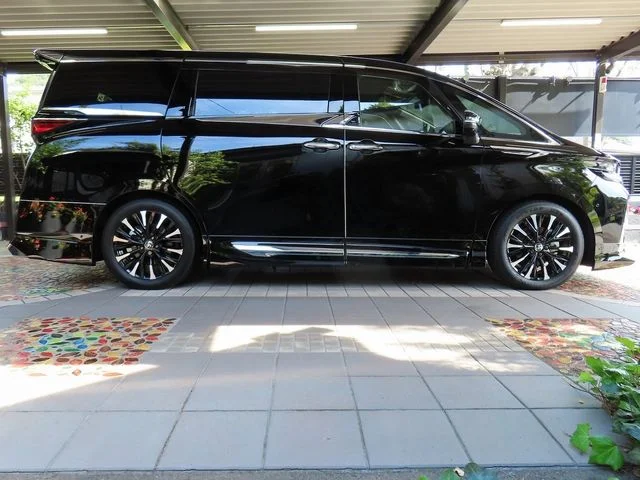 Toyota VELLFIRE HYBRID 4WD エグゼクティブラウンジE−Four photo 4