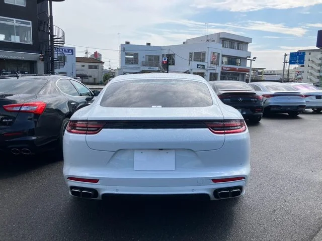 Porsche PORSCHE PANAMERA ベースグレード photo 2