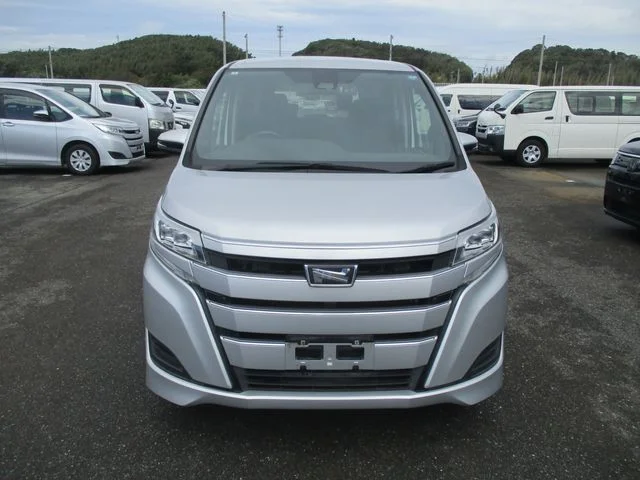Toyota NOAH X photo 4