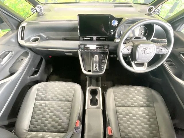 Toyota VOXY HYBRID S−Z photo 2