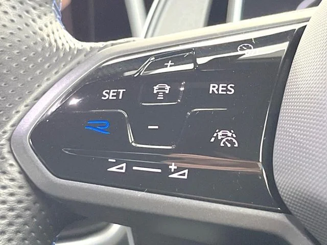 Volkswagen VOLKSWAGEN T-Roc R photo 4