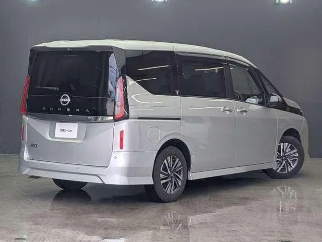 Nissan SERENA WG ハイウェイスター　V photo 2