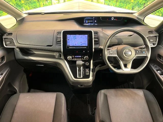 Nissan SERENA S-HYBRID ハイウェイスター　Vセレクション2 photo 2