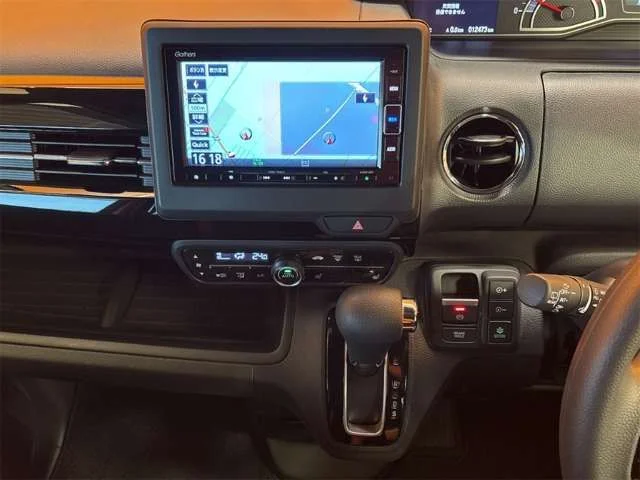 Honda N BOX CUSTOM L photo 3