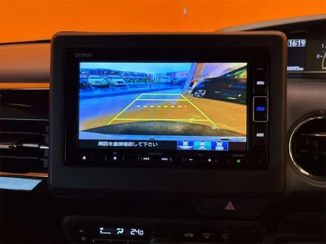 Honda N BOX CUSTOM L photo 4