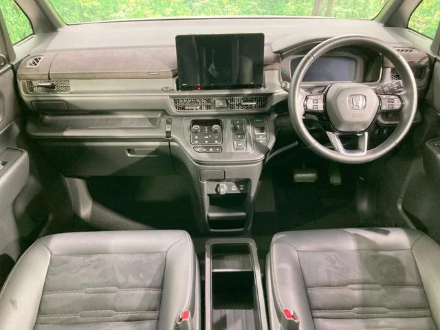 Honda STEPWAGON e:HEV SPADA プレミアムライン photo 2