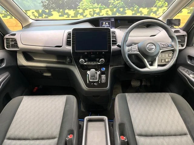 Nissan SERENA WG e−POWER　ハイウェイスター　V photo 2
