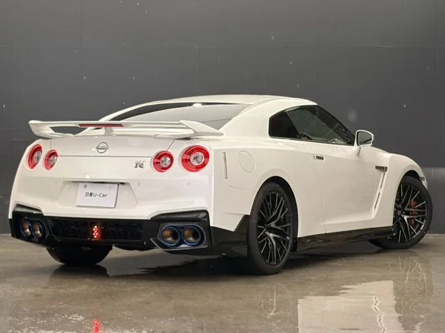 Nissan GT-R プレミアムエディション photo 2