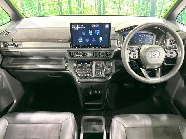 Honda STEPWAGON e:HEV SPADA プレミアムライン photo 2